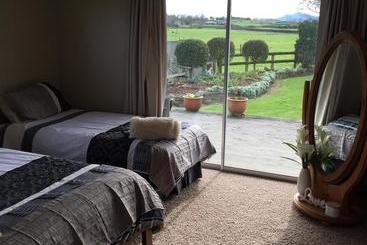 Bed and Breakfast Mckenzie Farmstay