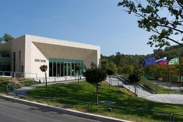 هتل Atlantida Boutique