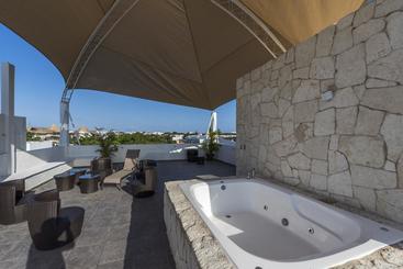 Suite 24  Boutique By Xperience S