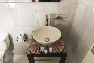 Suite 24  Boutique By Xperience S