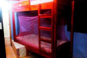 Lennons Place Backpacker Hostel