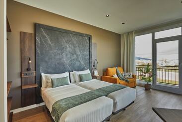 فندق Apartamentos Silken Fontibre Iberia Spa