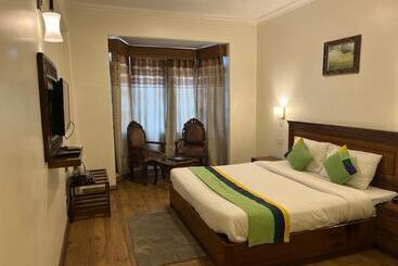 Wingait Inn   Hotel Near The Mall Road