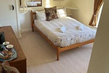 بنسيون Lucy Cross Guest House