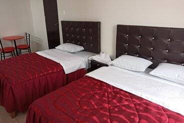 فندق صغير Hospedaje Napoles Trujillo