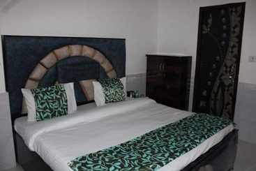 Отель Avexia Kanha Residency