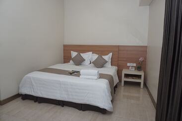 Cahaya 3 Hotel Near Juanda Airport