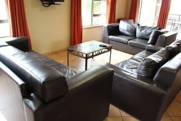 Monateng Safari Lodge