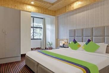 בית מלון כפרי Treebo Kosmos Anamika, 1 Km From Nainital Lake