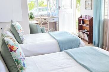 بنسيون Cherry Berry Lodge