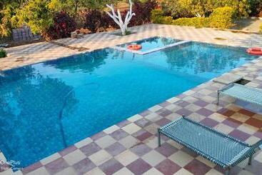 Отель Aamrakunj Gir Resort