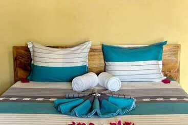 בית מלון כפרי Josh's Paradise