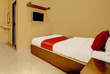 Oyo 91522 Candi Gebang Guesthouse