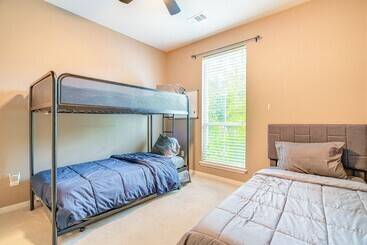 Сельский дом Cedar Park Home W/ Outdoor Oasis 5 Mi To Lake!