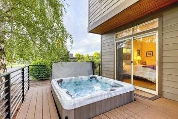 بيت ريفى Forest Ridge Loop By Avantstay Hot Tub + Private Community Amenities