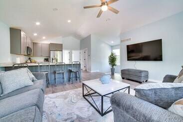 Сельский дом Higgins Lake Barndominium W/ Boat Parking!