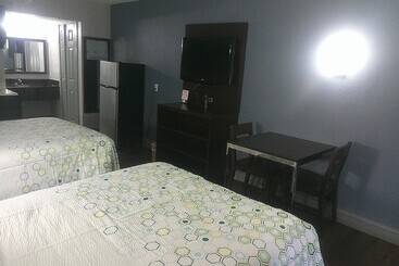 酒店 Hometowne Studios By Red Roof Richmond   Airport Sandston