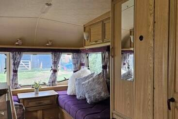 Tranquil Equestrian Escape   Sleeps 2