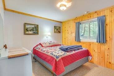 קוטג'' Inlet Lakefront Home: Private Dock & Beach Access!