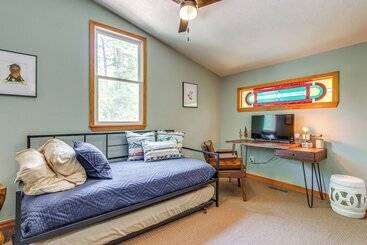 کلبه Lakefront Cabin < 3 Mi To Dtwn Eureka Springs!