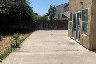 بنسيون Peaceful And Clean In Merced California