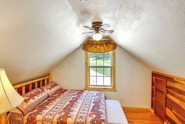 קוטג'' Remote Custer Cabin W/ Fire Pit & Near State Park!