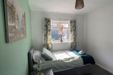 إقامة Cozy 2 Bedhouse 20mins From Manchester City Centre