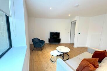 レジデンス Modern Townhouse, Close To 02,excel, 5mins To Tube