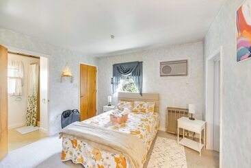 茅舍 Sinking Spring Home W/ Large Sunroom & Fire Pit!