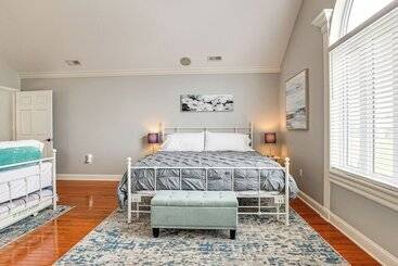 קוטג'' Waterfront Bliss: Wheeler Lake Retreat W/ Dock!