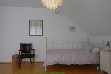 住宿加早餐  Hausnah