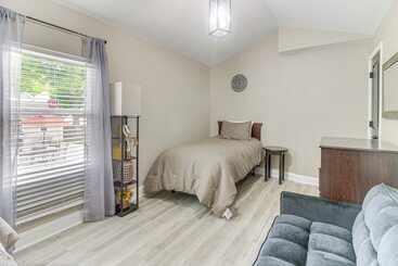 茅舍 Charlotte Home W/ Yard Near Spectrum Center!