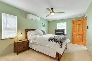 Coeur D Alene Cottage ~ 1 Mi To Downtown!