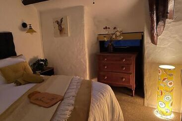 Cosy Cottage With Hot Tub Oozing Character!