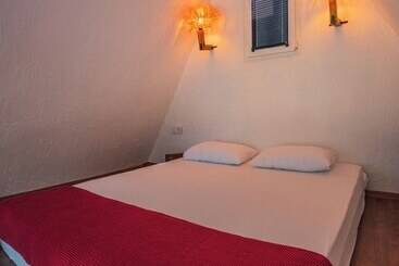 هتل Natho Lakeside