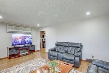 별장 Walk To Park: Waterloo Home W/ Furnished Deck