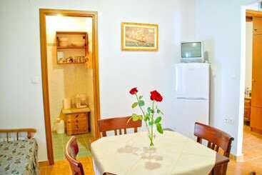פנסיון Xirafis Apartments