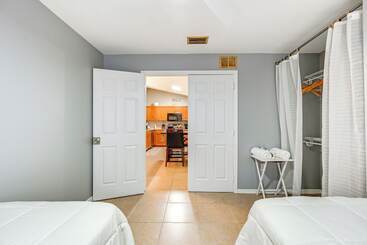 بيت ريفى Lehigh Acres Getaway Near Parks & Golfing!