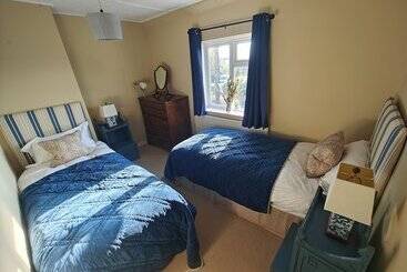Резиденция King Arthur S Rest   Sleeps 10, Hot Tub & Garden