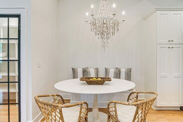 بيت ريفى Spacious Jekyll Island Home: Steps To The Ocean!