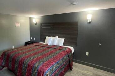 Travelers Rest Motel