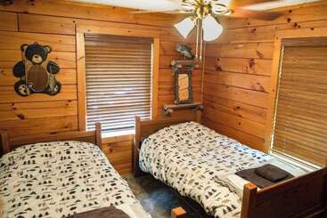 Сельский дом Deer Haven Cabin By Avantstay Waterfront Dock + Firepit