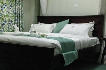 Sun City Amuzement Park Hotel Soroti