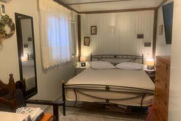 بنسيون Effie S Maisonette With Detached Studio