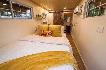 קוטג'' Schuyler Yacht Basin