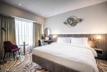 ホテル Ramada By Wyndham Bucharest Otopeni Airport