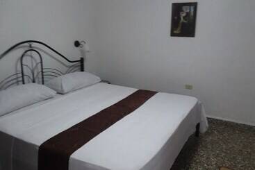 پانسیون Hostal Marina