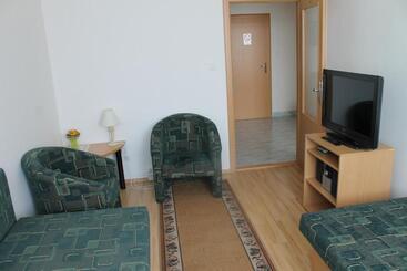 هاستل šd Jedlíkova 5