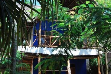 ユースホステル Sagando Bungalows