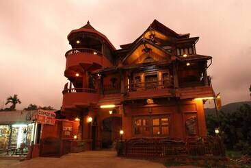 تختخواب و صبحانه Coffee Inn